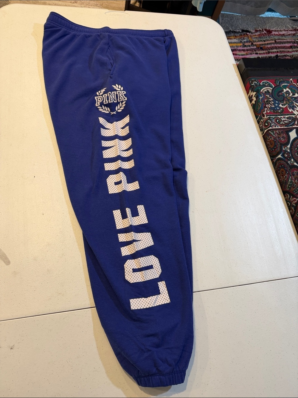#604. 🪷 Victoria’s Secret sweat pants. Medium